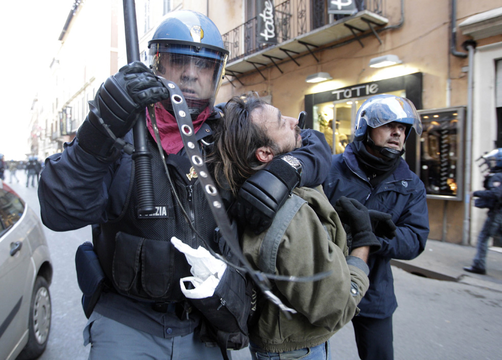 berlusconi_protest_33.jpg