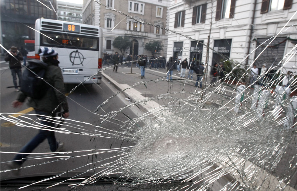berlusconi_protest_36.jpg