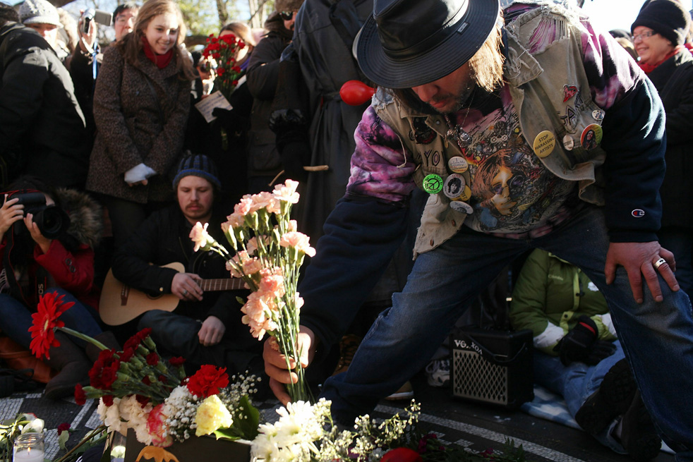 lennon_anniv_10.jpg