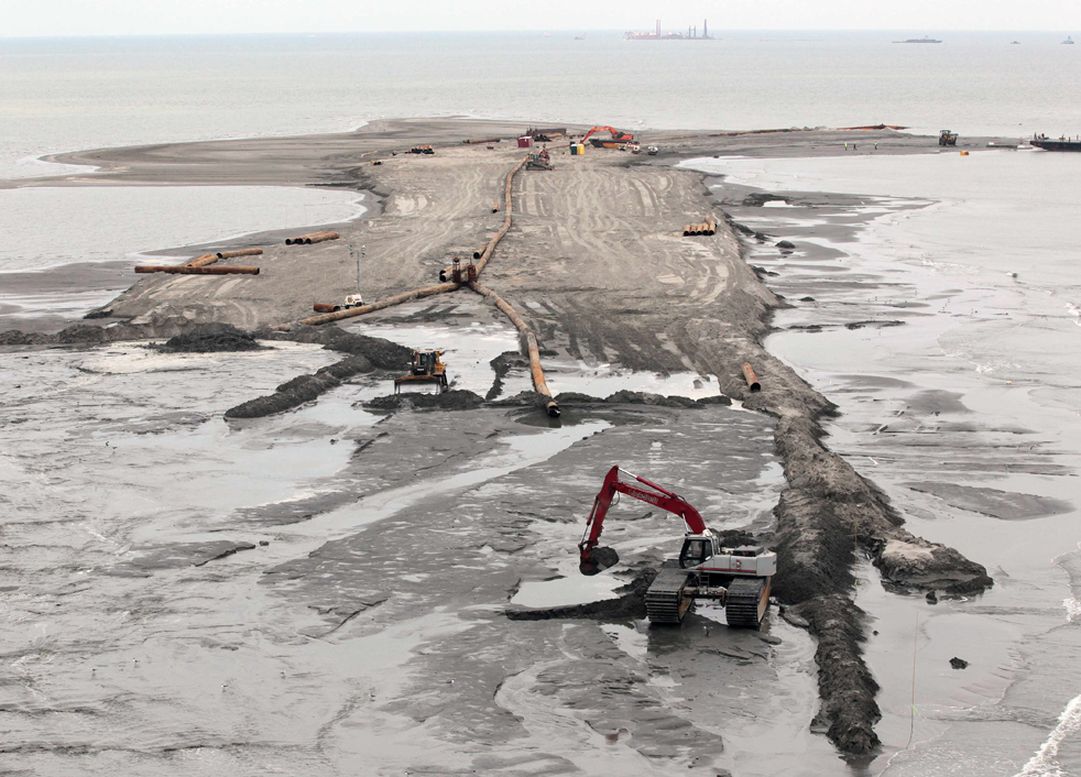 oil_spill_081603.jpg