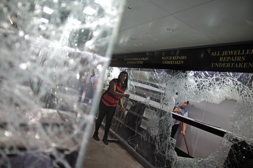 britain_riot_cleanup_04.jpg