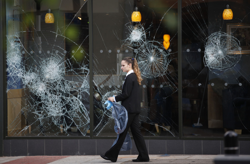 britain_riot_cleanup_05.jpg