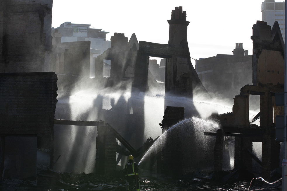 britain_riot_cleanup_16.jpg