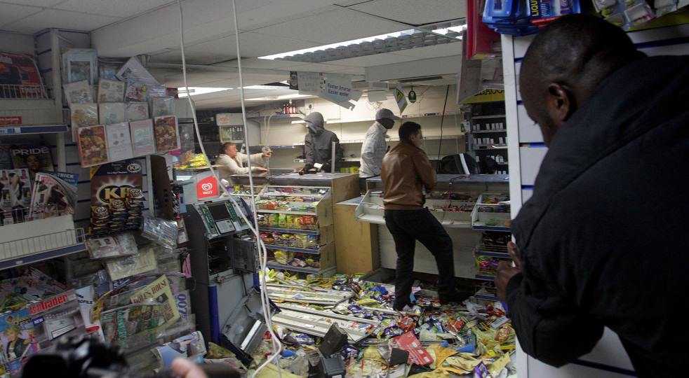 britain_riot_cleanup_31.jpg