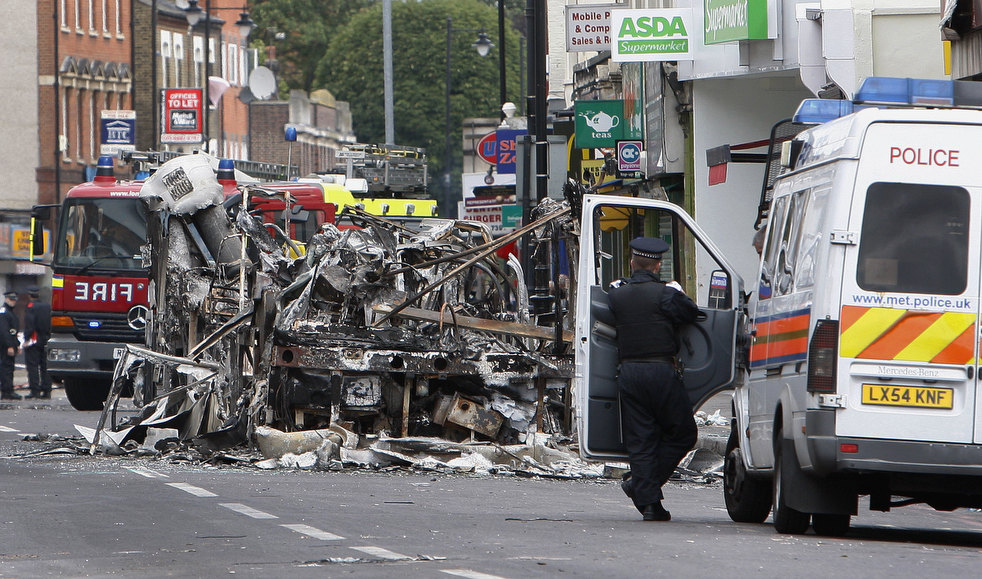 tottenham_riot_13.jpg