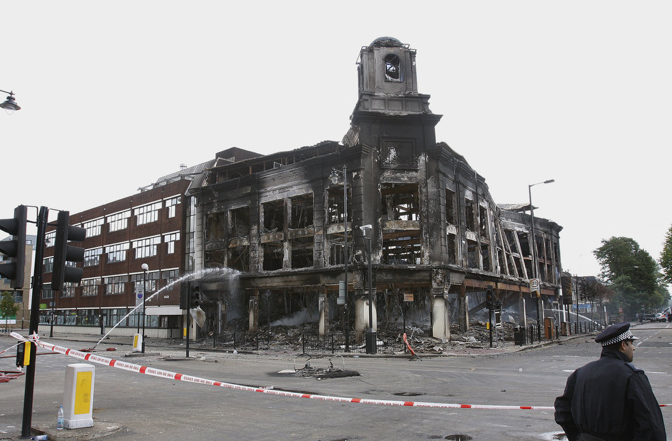tottenham_riot_14.jpg