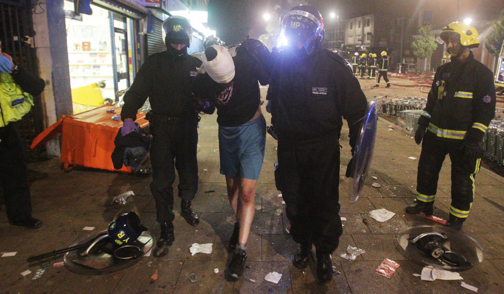 tottenham_riot_23.jpg