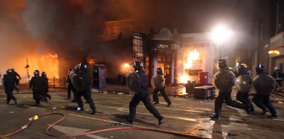 tottenham_riot_27.jpg