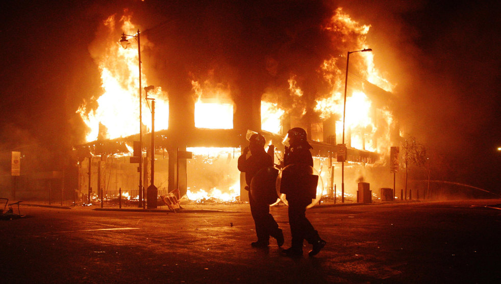 tottenham_riot_29.jpg