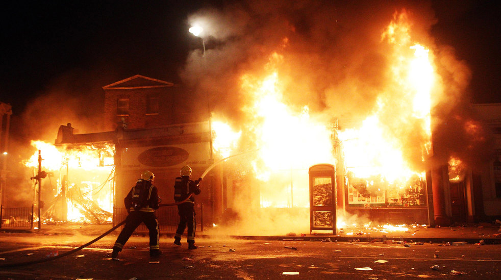 tottenham_riot_32.jpg