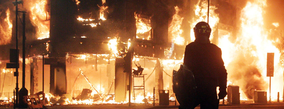 tottenham_riot_33.jpg