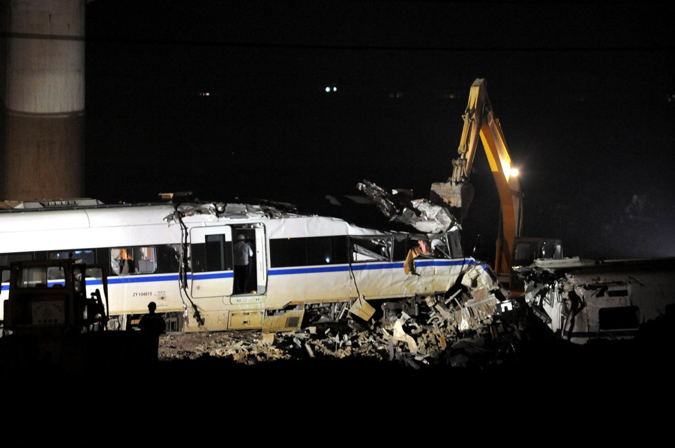 china_train_crash_05.jpg