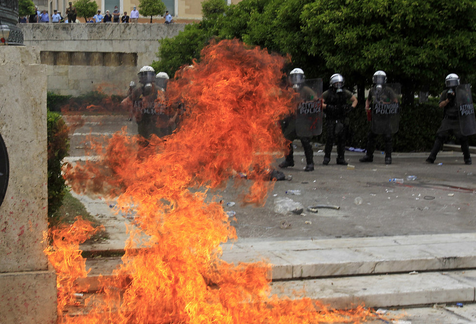 greece_financial_0615_16.jpg