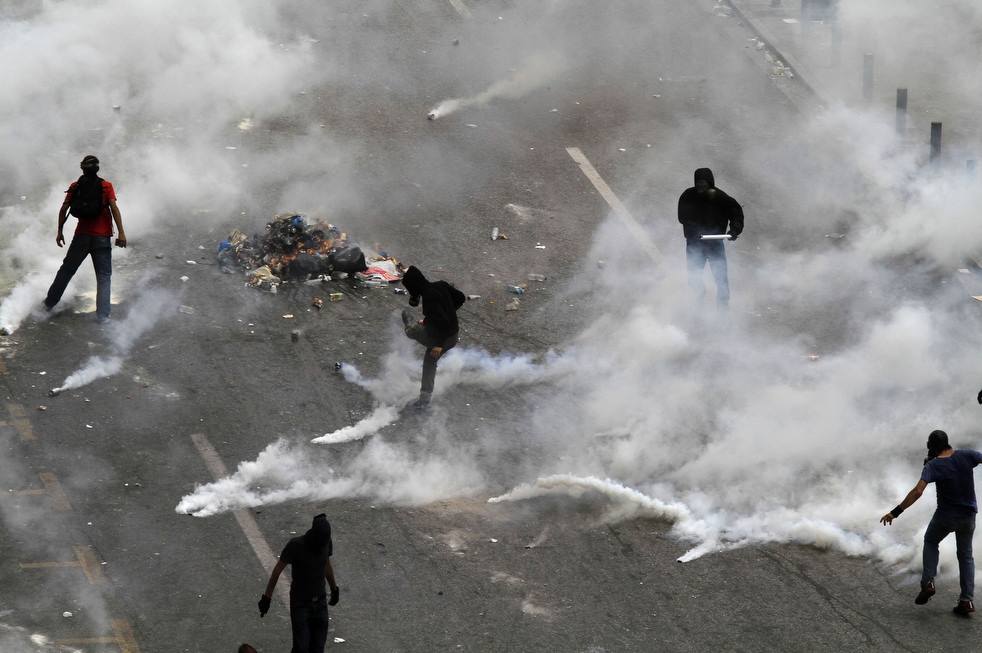 greece_riots_0629_09.jpg