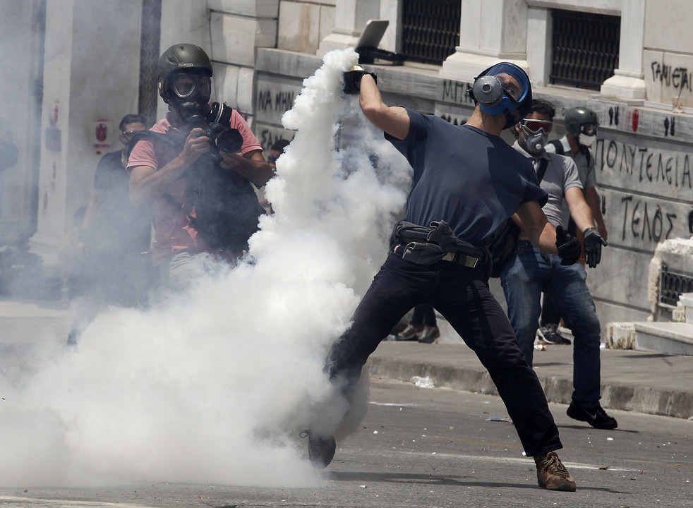 greece_riots_0629_15.jpg