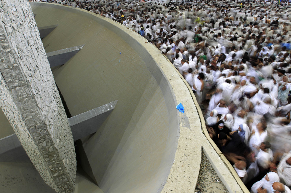 hajj_110611_04.jpg