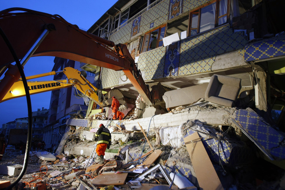 turkey_quake_102411_02.jpg