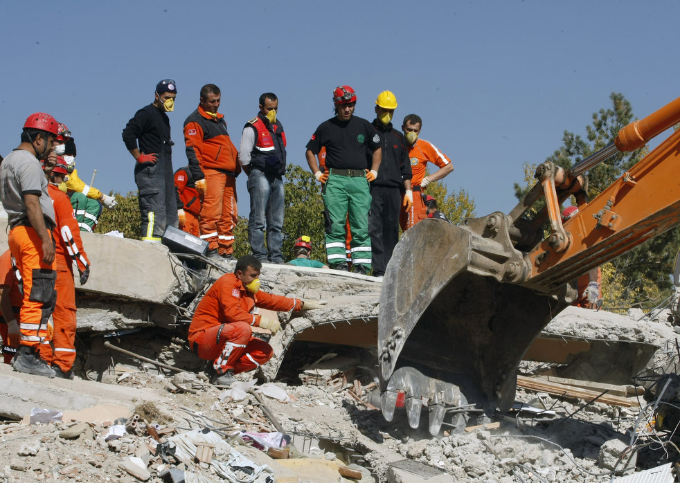 turkey_quake_102411_04.jpg