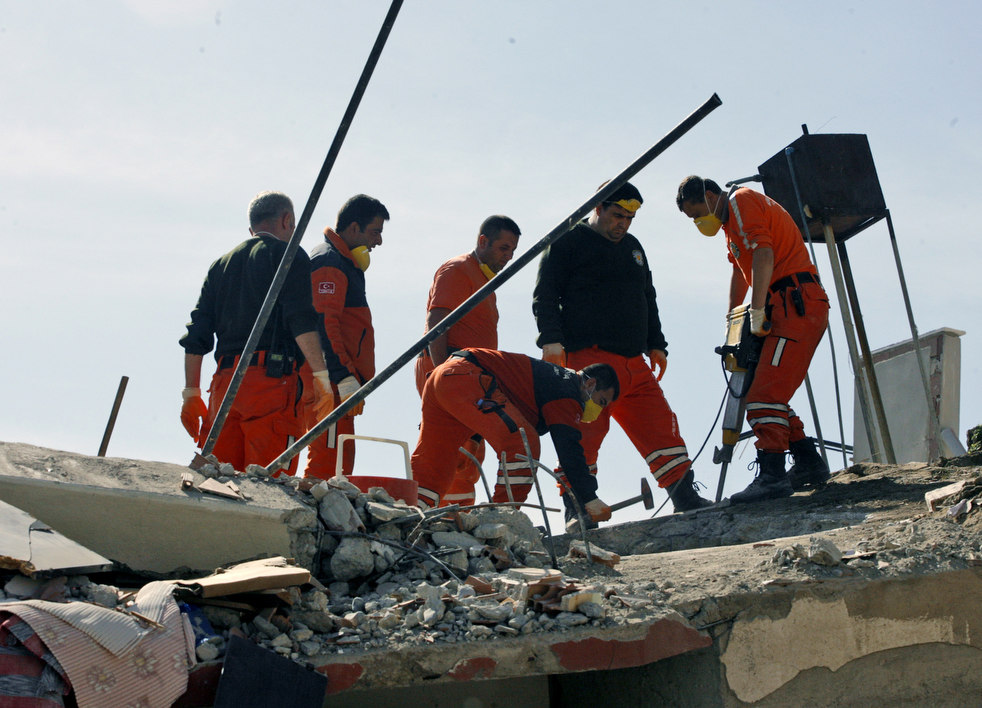 turkey_quake_102411_07.jpg