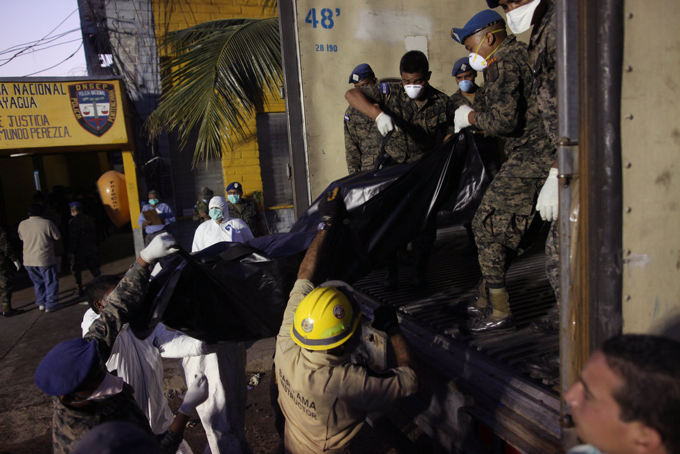 honduras_prison_fire_02.jpg