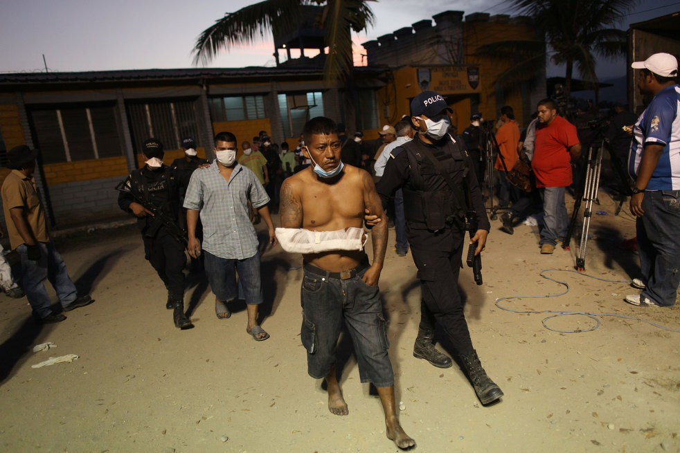 honduras_prison_fire_03.jpg