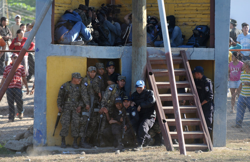 honduras_prison_fire_11.jpg