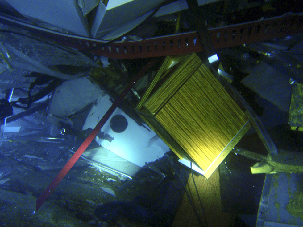 cruise_ship_aground_23.jpg