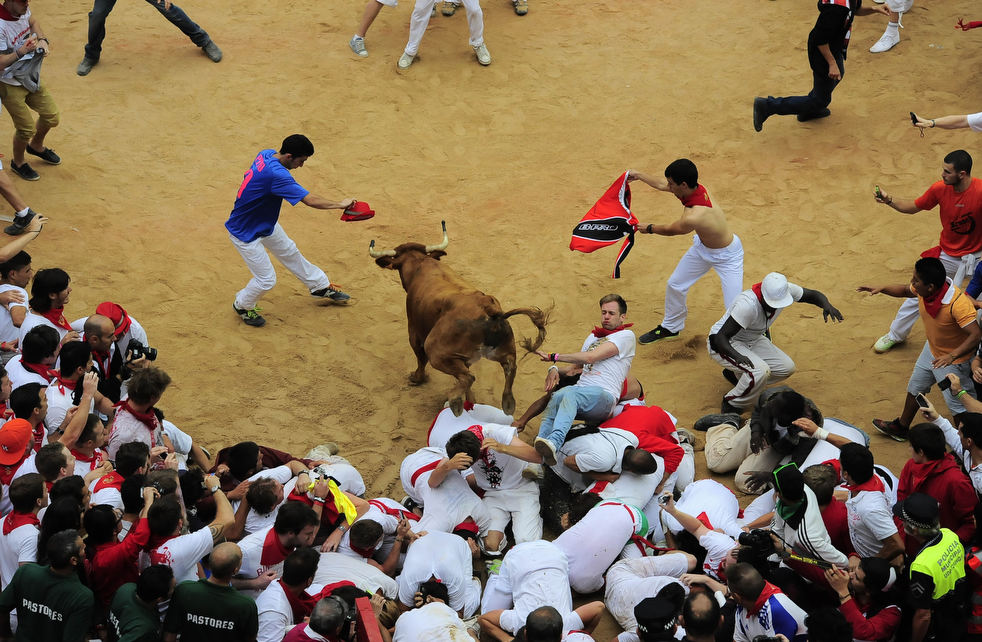 san_fermin_bull_run_01.jpg