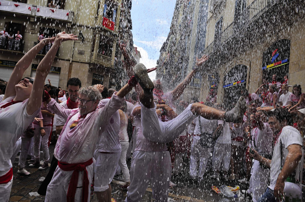 san_fermin_bull_run_27.jpg