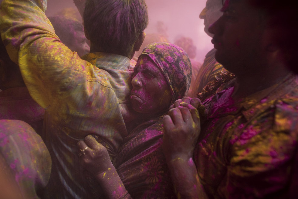 holi_030612_05.jpg
