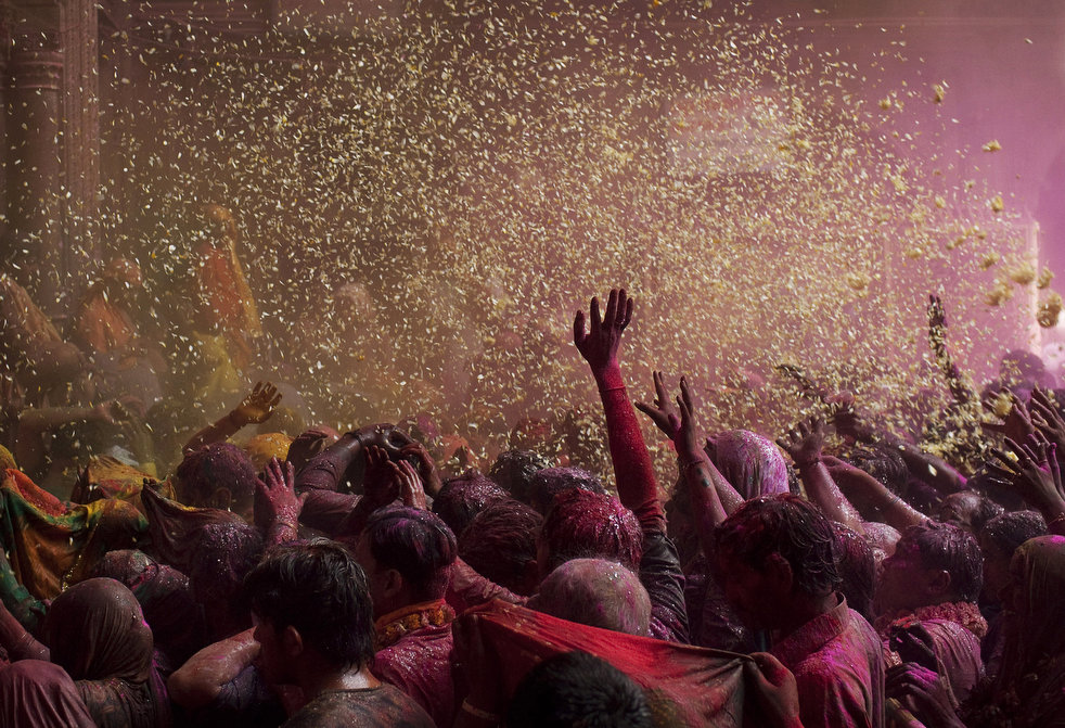 holi_030612_10.jpg