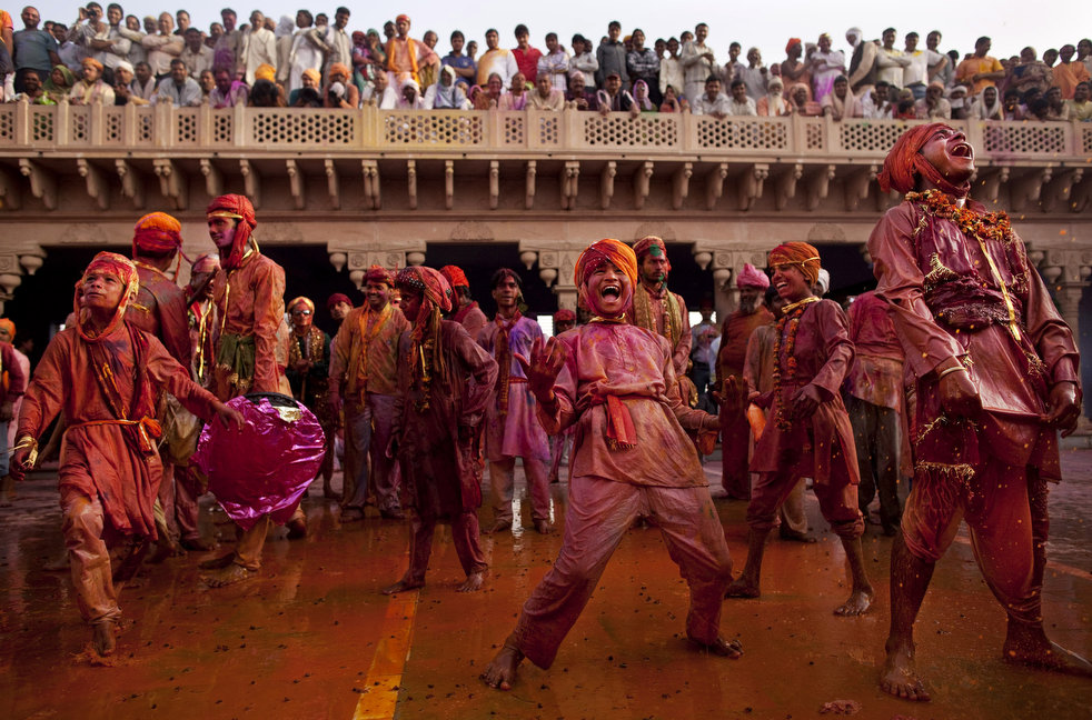holi_030612_20.jpg