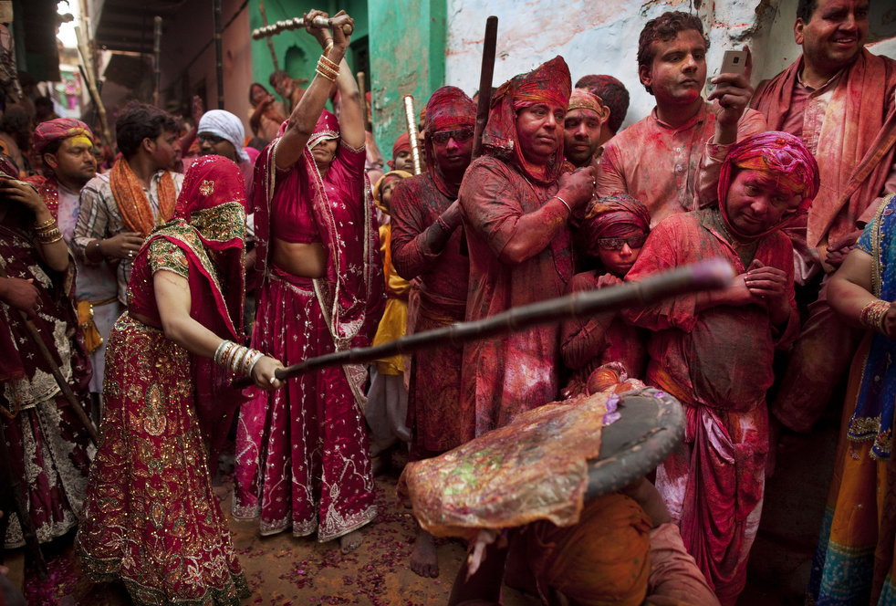 holi_030612_33.jpg