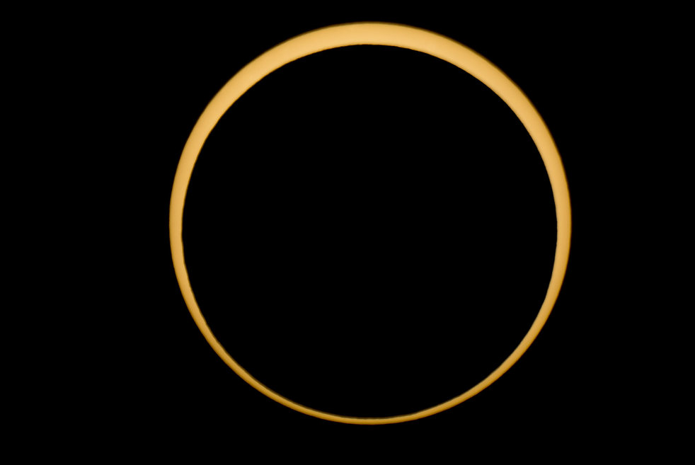 annular_eclipse_03.jpg