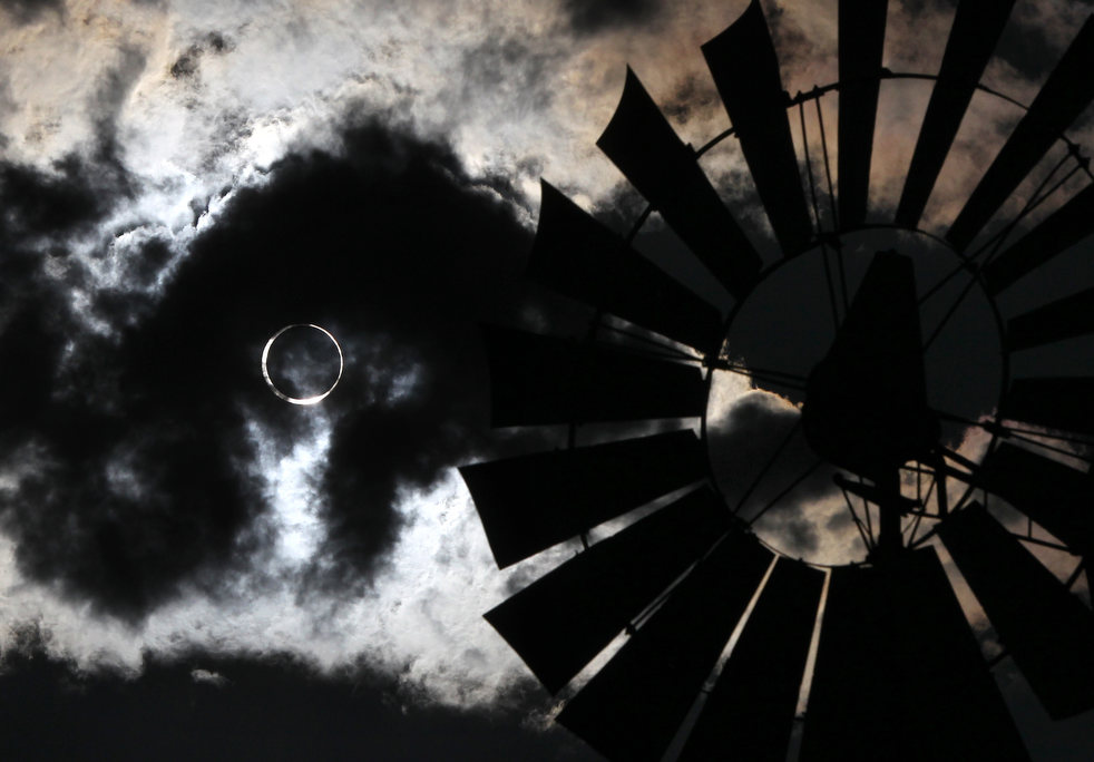 annular_eclipse_05.jpg