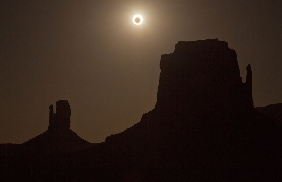 annular_eclipse_07.jpg