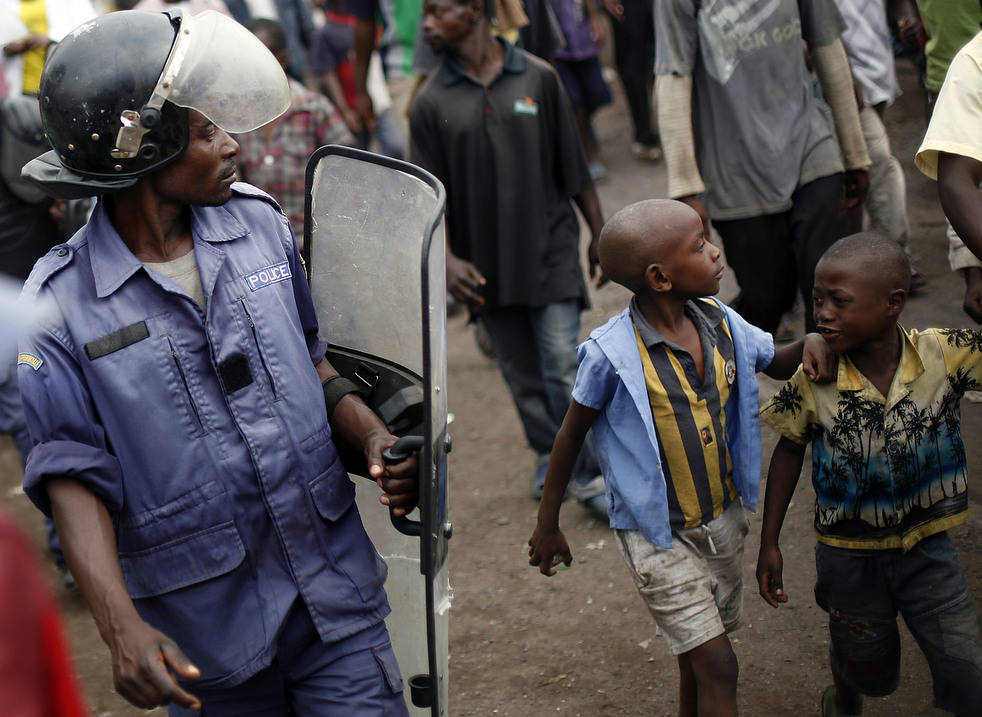 congo_fighting_113012_16.jpg