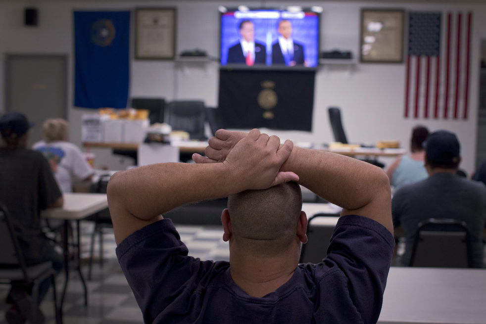 watching_debate_06.jpg