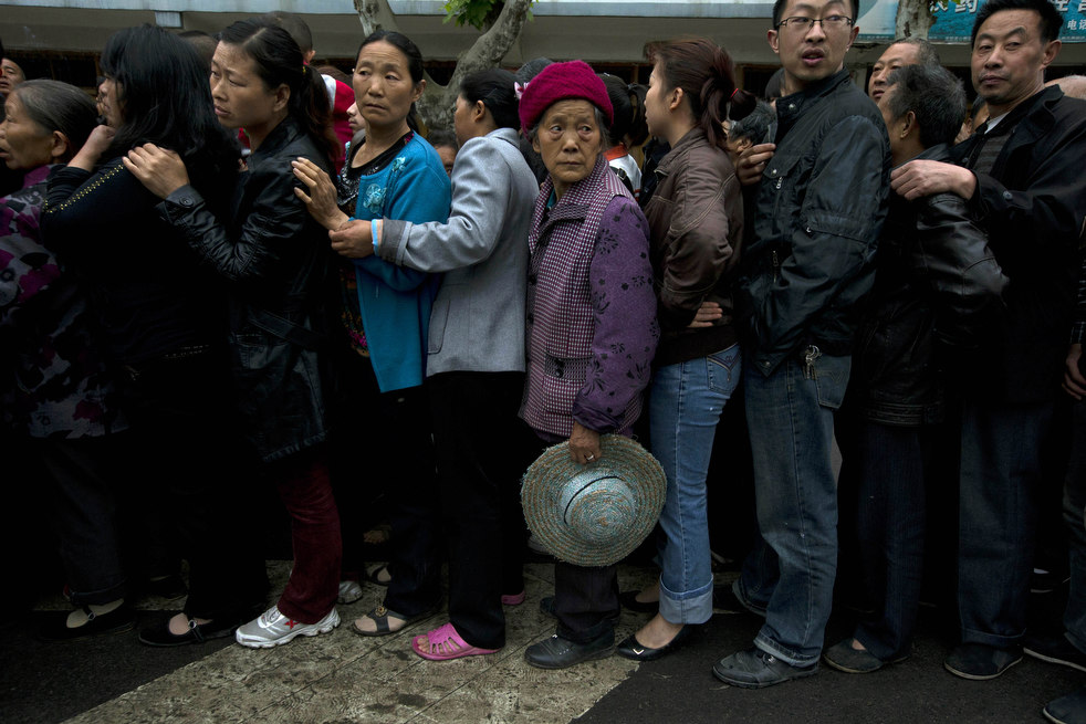 China rushes relief after Sichuan quake