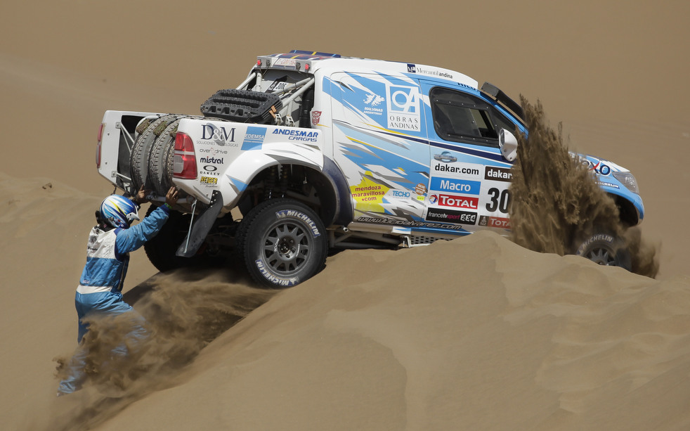 dakar_three_20.jpg