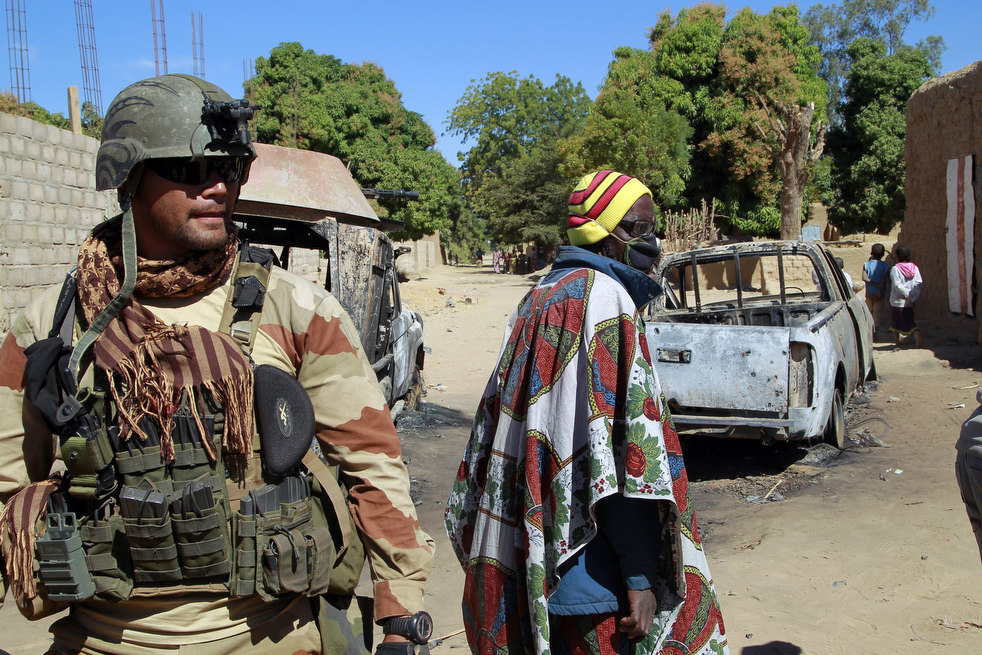 mali_fighting_12.jpg
