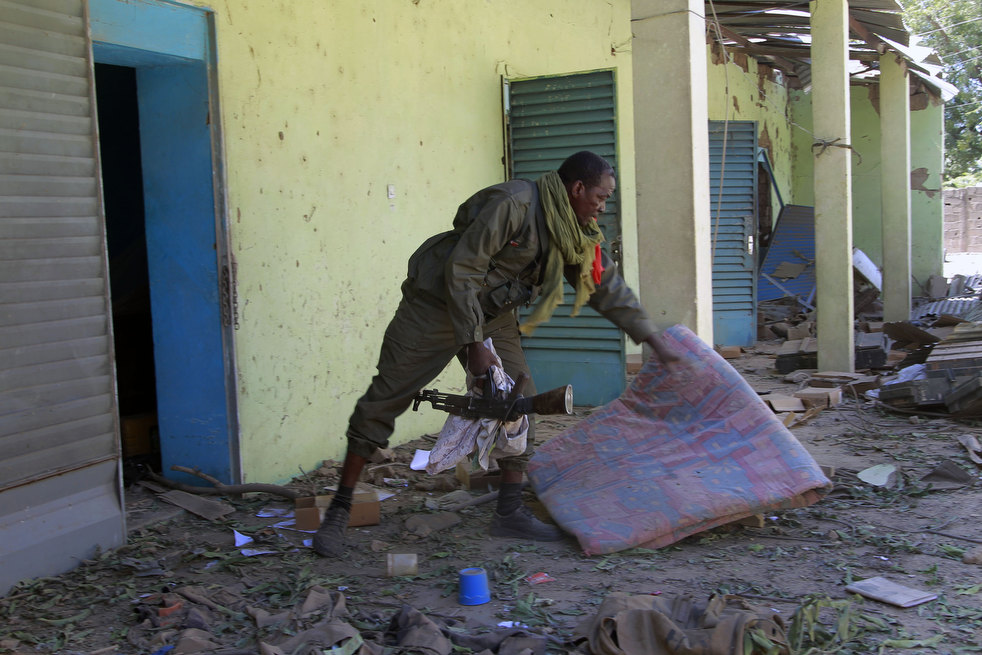 mali_fighting_14.jpg