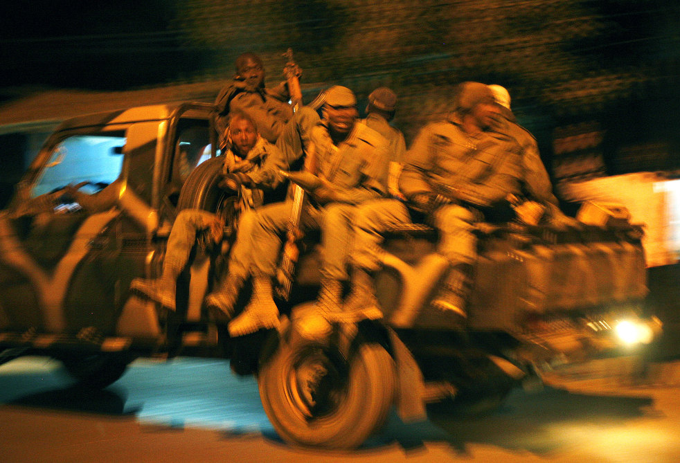 mali_fighting_30.jpg