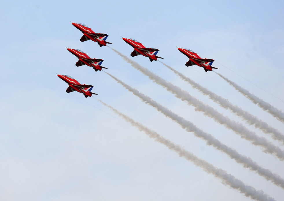 red_arrow07.jpg