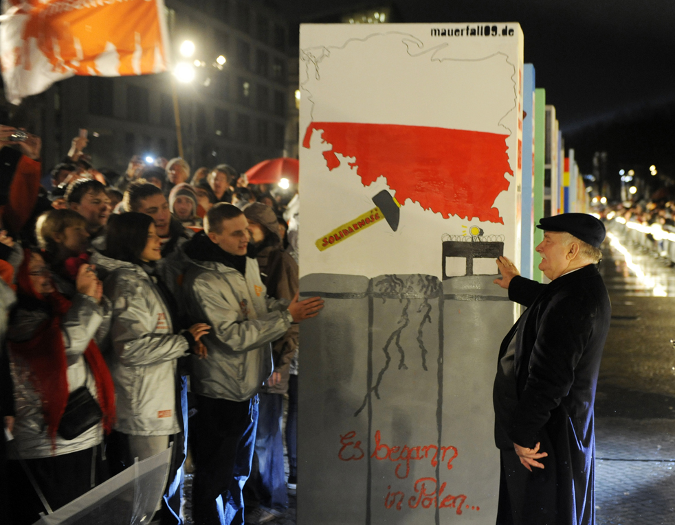 thewall09.jpg