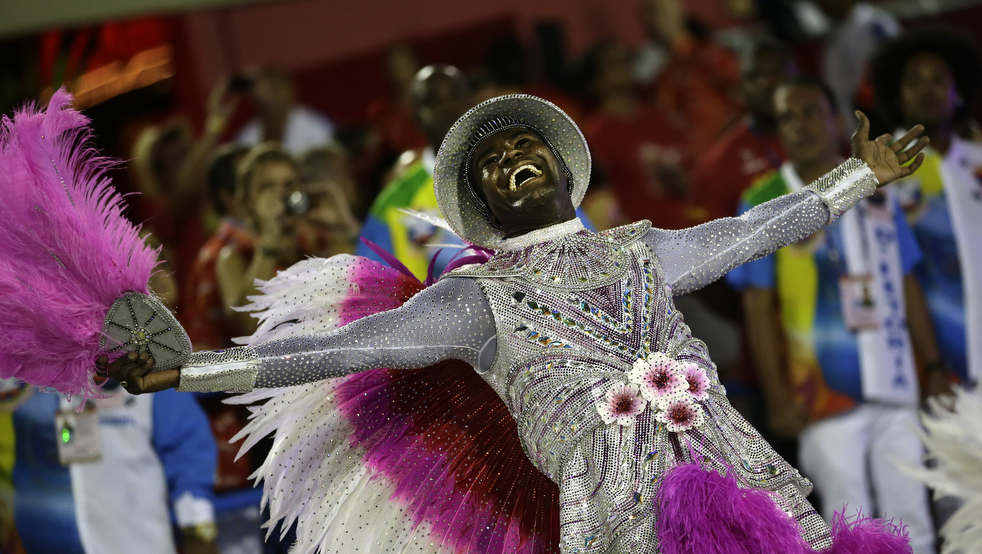 http://media.sacbee.com/static/weblogs/photos/images/2013/feb13/brazil_carnival_2013_sm/brazil_carnival_2013_010.jpg